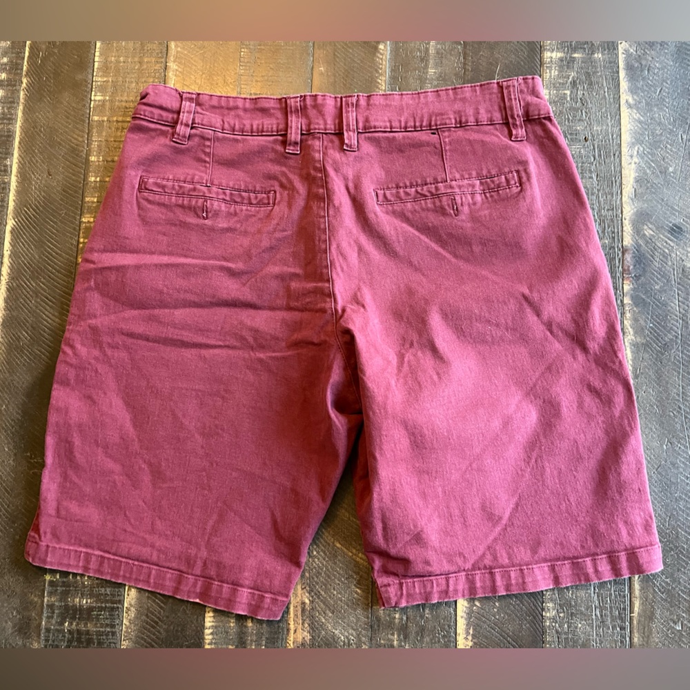 Rugby University Men's Flat Front Burgundy Shorts - Picture 8 of 9